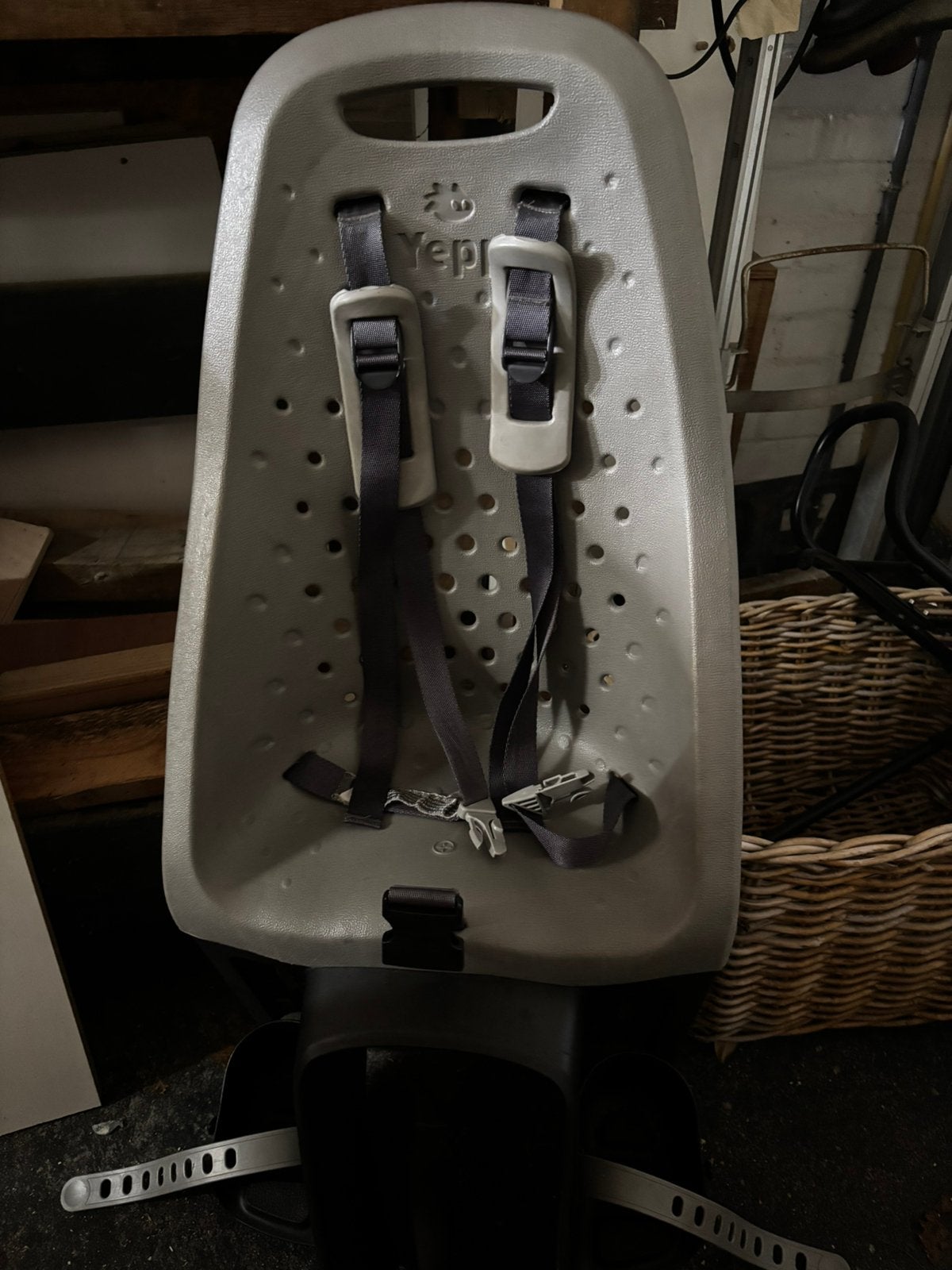 Yepp achterzitje met easyfit, Fietsen en Brommers, Fietsaccessoires | Fietsstoeltjes, Ophalen, Gebruikt