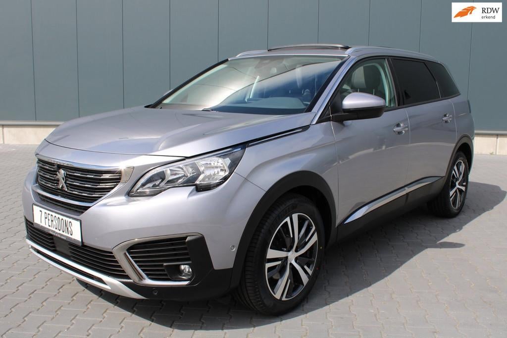 Peugeot 5008 ALLURE 7persoons schuifdak trekhaak cruise cont, Voorwielaandrijving, Gebruikt, Zwart, 1199 cc