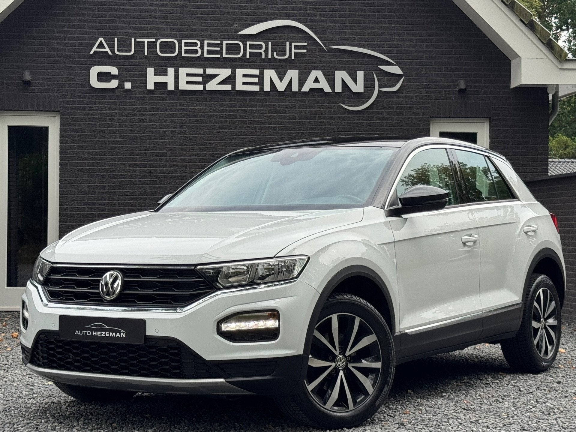 Volkswagen T-Roc 1.0 TSI 116PK 1E eig Sport DealerOH LED CAR, Auto's, Volkswagen, Voorwielaandrijving, Stof, Gebruikt, Zwart