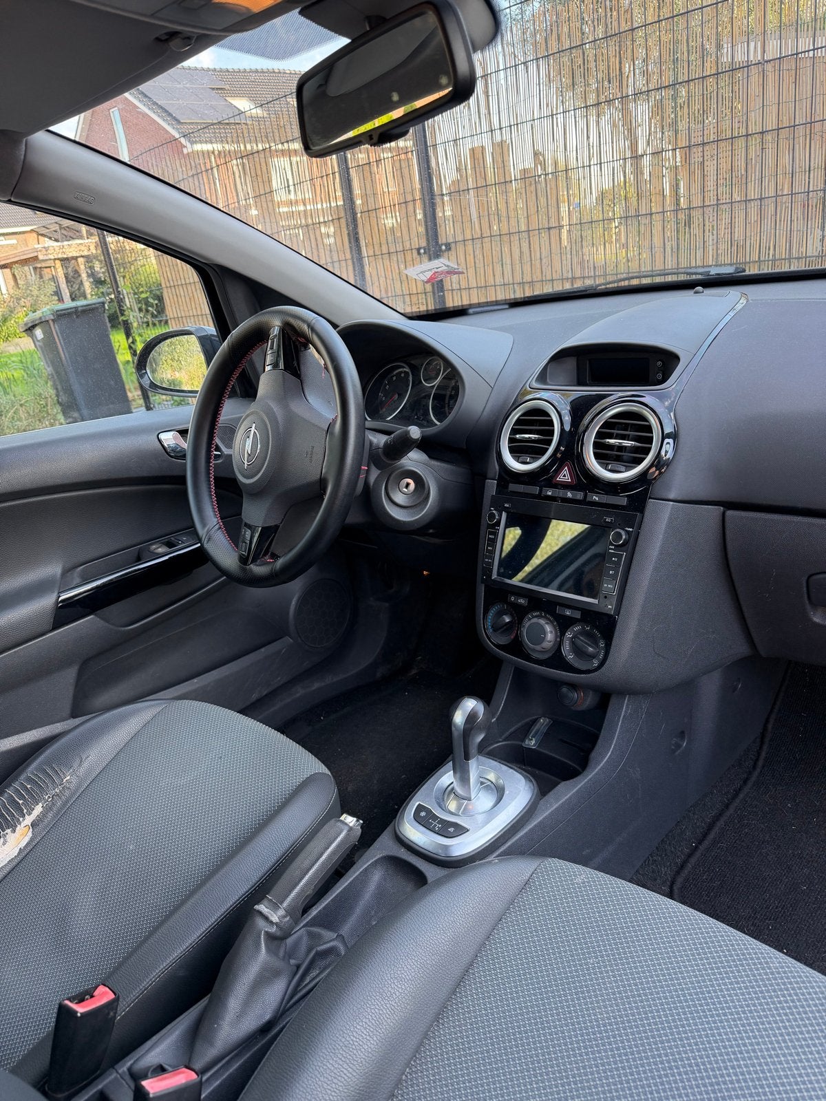 Foto 3 van Opel Corsa 1.2 16V 3D Easytronic 2008 Zwart MET CAMERA!