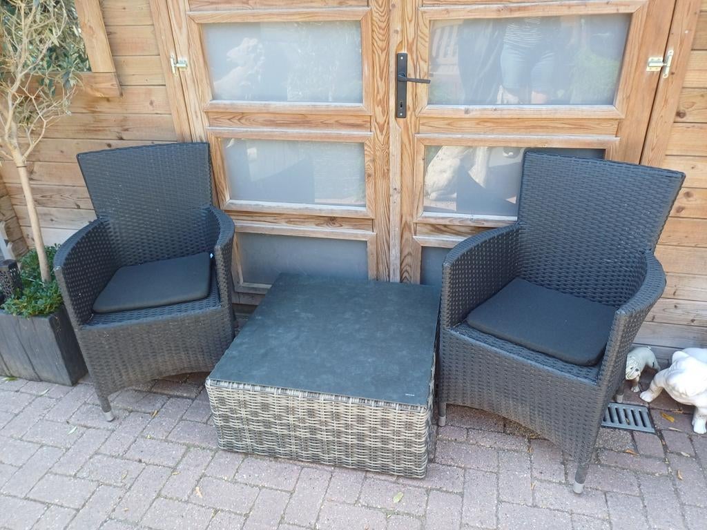 2 stoelen + tafel, Ophalen, Zo goed als nieuw, Wicker