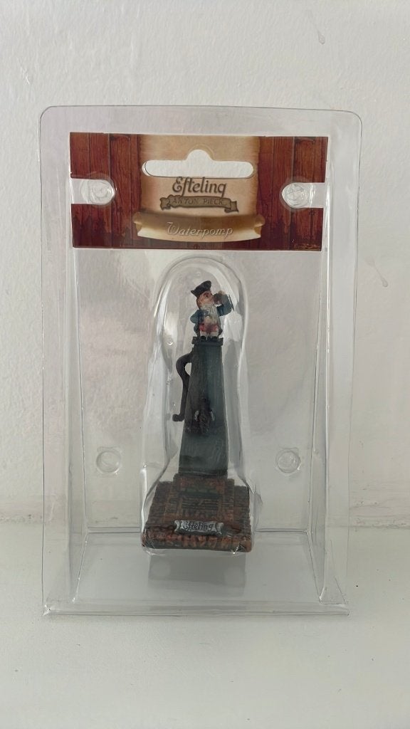 Efteling Miniatuur Waterpomp Drinkebroer, Verzamelen, Efteling, Ophalen of Verzenden, Nieuw, Beeldje of Poppetje