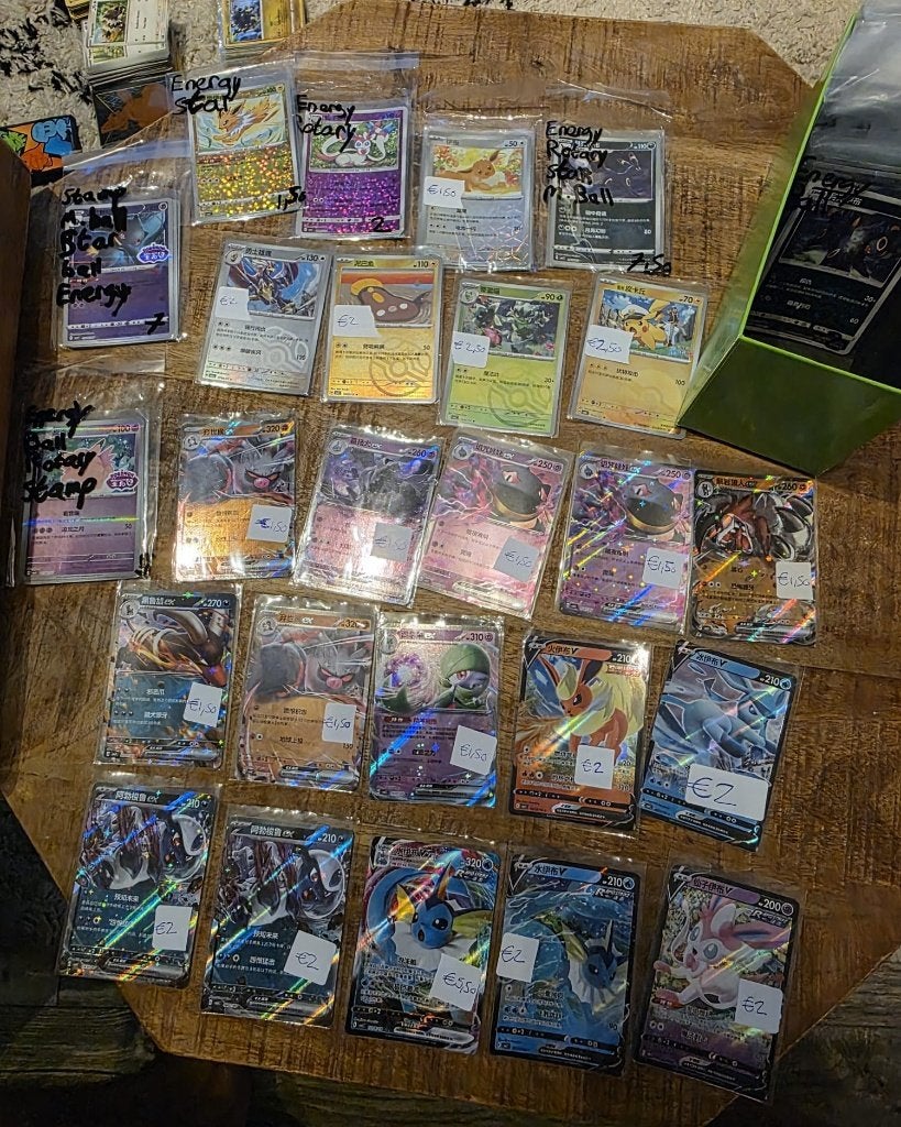 Foto 9 van Pokémon TCG: APEX-TCG Pokémon Mystery tins (30) + mini game