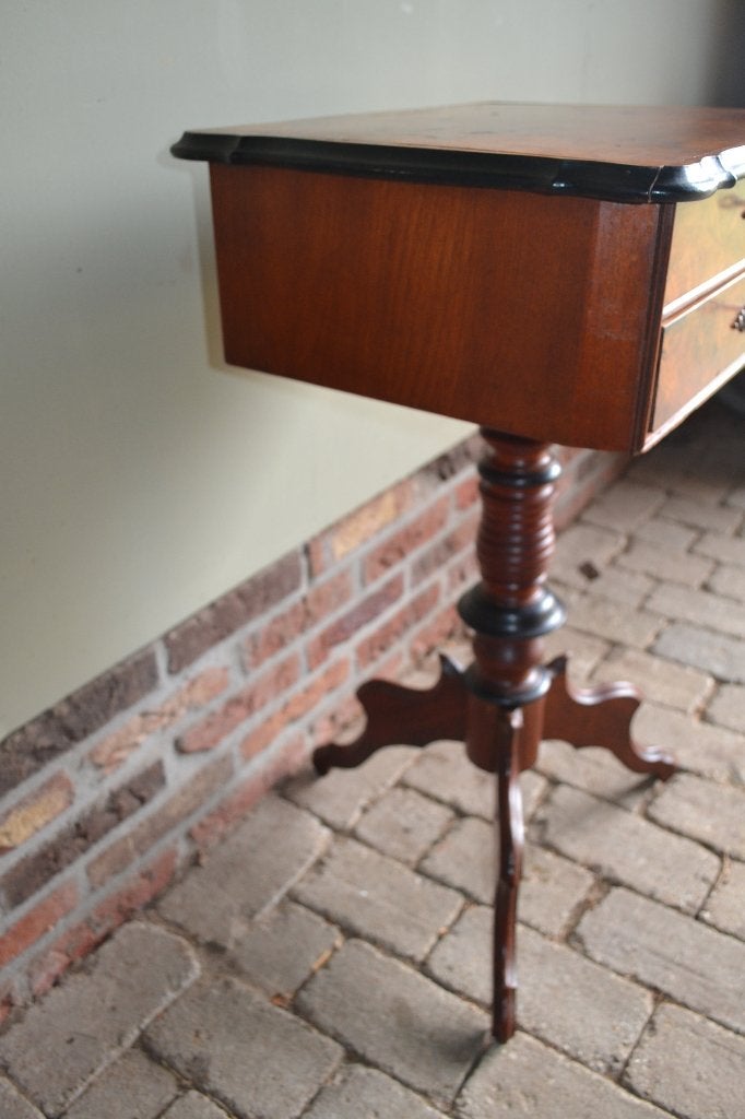 Prachtige antiek noten houten naaitafel, sidetable., Verzenden