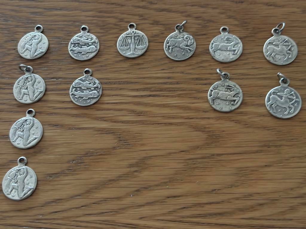 12 sterrenbeeld hangertjes, Overige merken, Overige materialen, Verzenden, Nieuw
