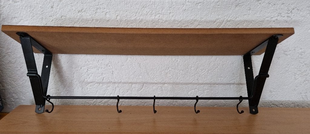 2 Houten rekjes , rolgordijn, kastje met laatjes, tl lampen, Hout, Meerkleurig, Ophalen of Verzenden, Zo goed als nieuw