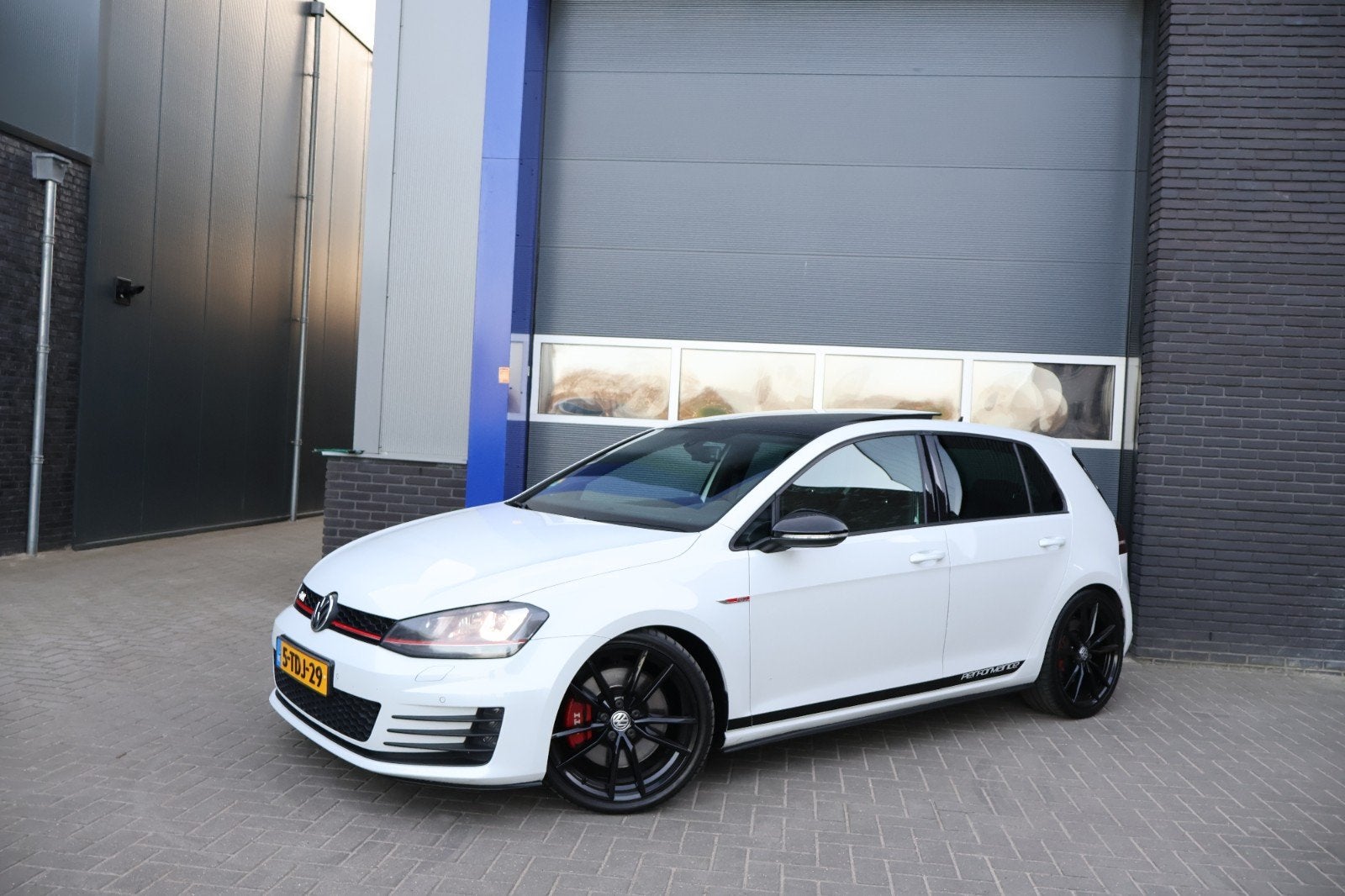 Volkswagen Golf GTI Performance 2.0TSI Pano I verlaagd, Auto's, Volkswagen, Stof, 4 cilinders, 1984 cc, Wit