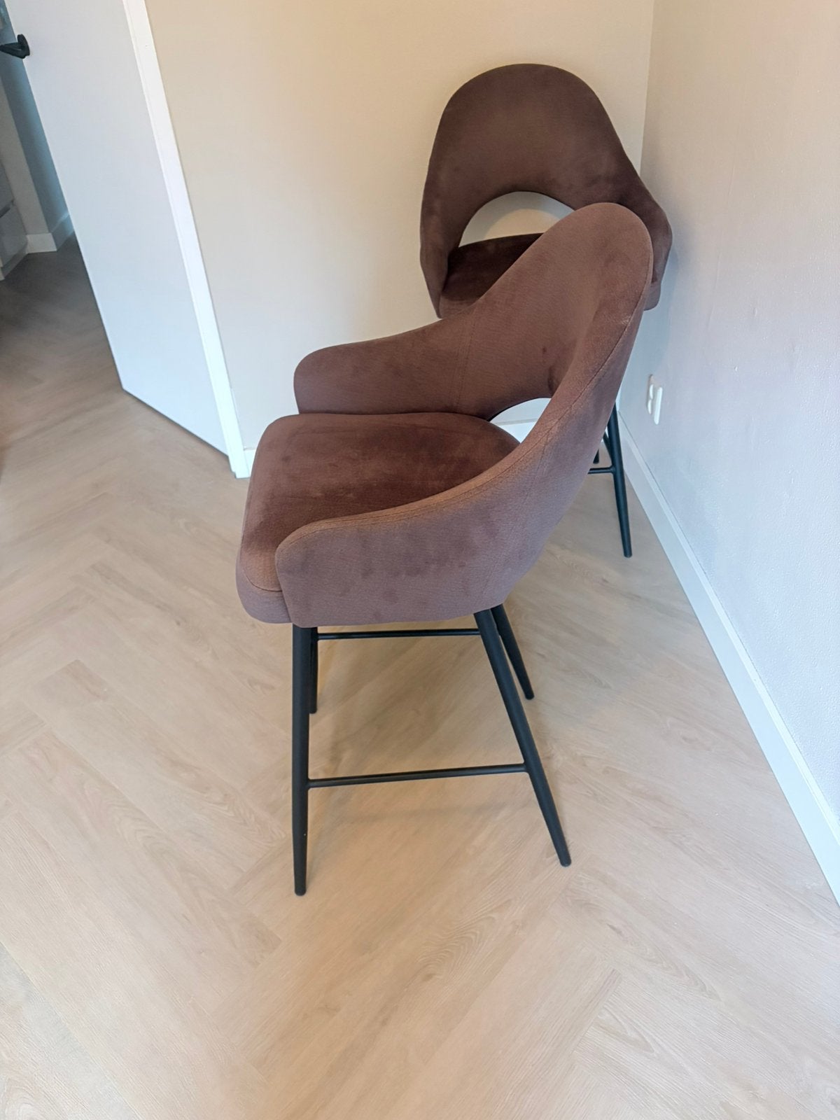 Barstoelen 3x taupe/ beige/ velvet, 3 krukken, Ophalen, Zo goed als nieuw, 60 tot 90 cm