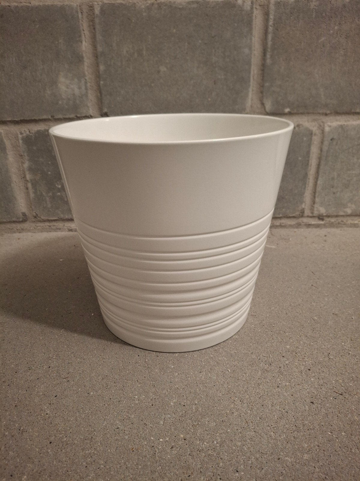 Witte bloempot IKEA MUSKOT 24 cm, Tuin en Terras, Bloempotten, Gebruikt, Rond, Binnen, Minder dan 40 cm