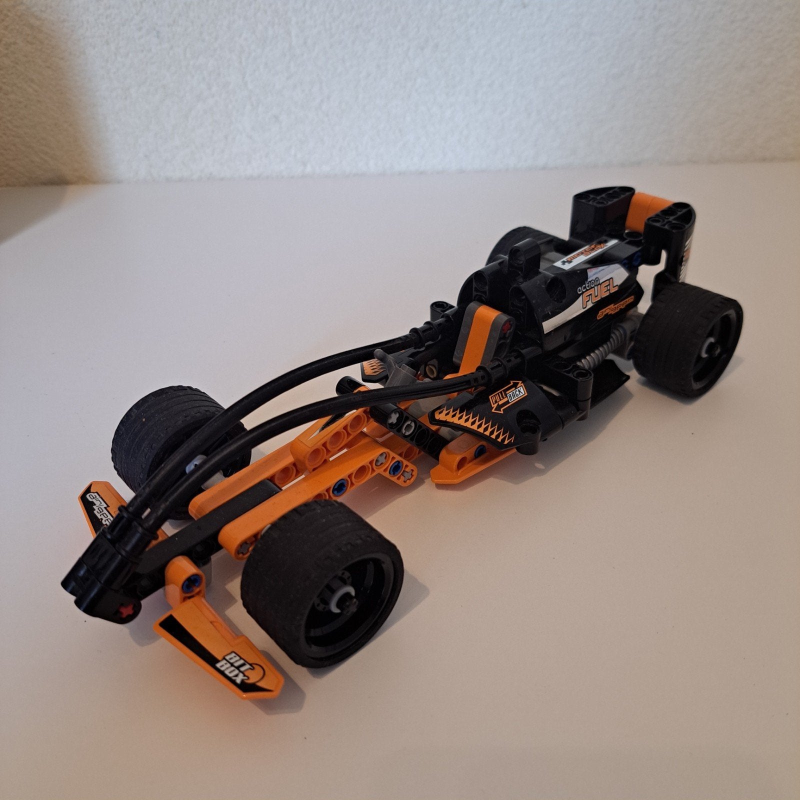 Foto 4 van Lego Technic 42026 Zwarte Racewagen.
42026 Zwarte Racewagen