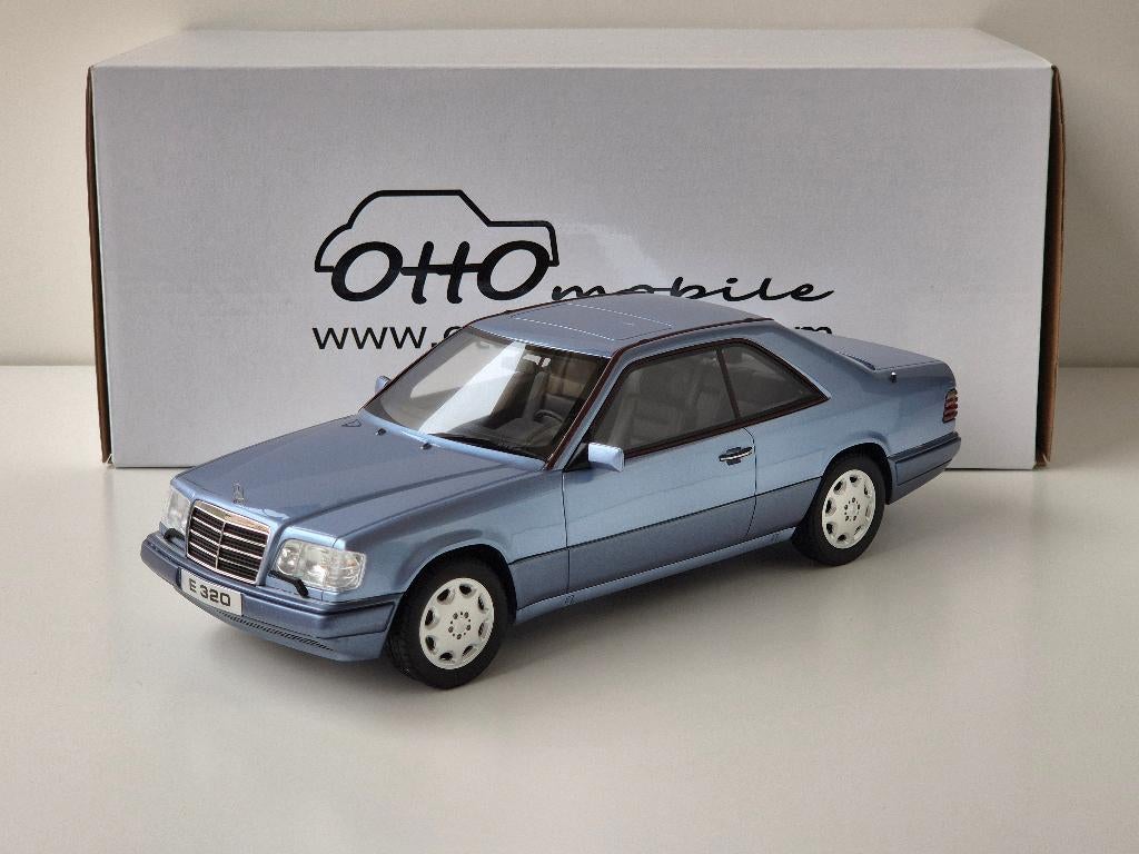 1:18 Ottomobile Mercedes-Benz E320 Coupé C124 Perlblau 1993, Ophalen of Verzenden, Zo goed als nieuw, Auto, OttOMobile