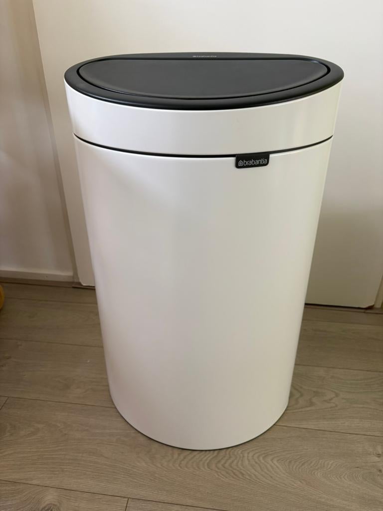 Brabantia prullenbak Touch Bin | 40 liter | Wit, Ophalen, 50 tot 75 cm, 40 liter of meer, Zo goed als nieuw