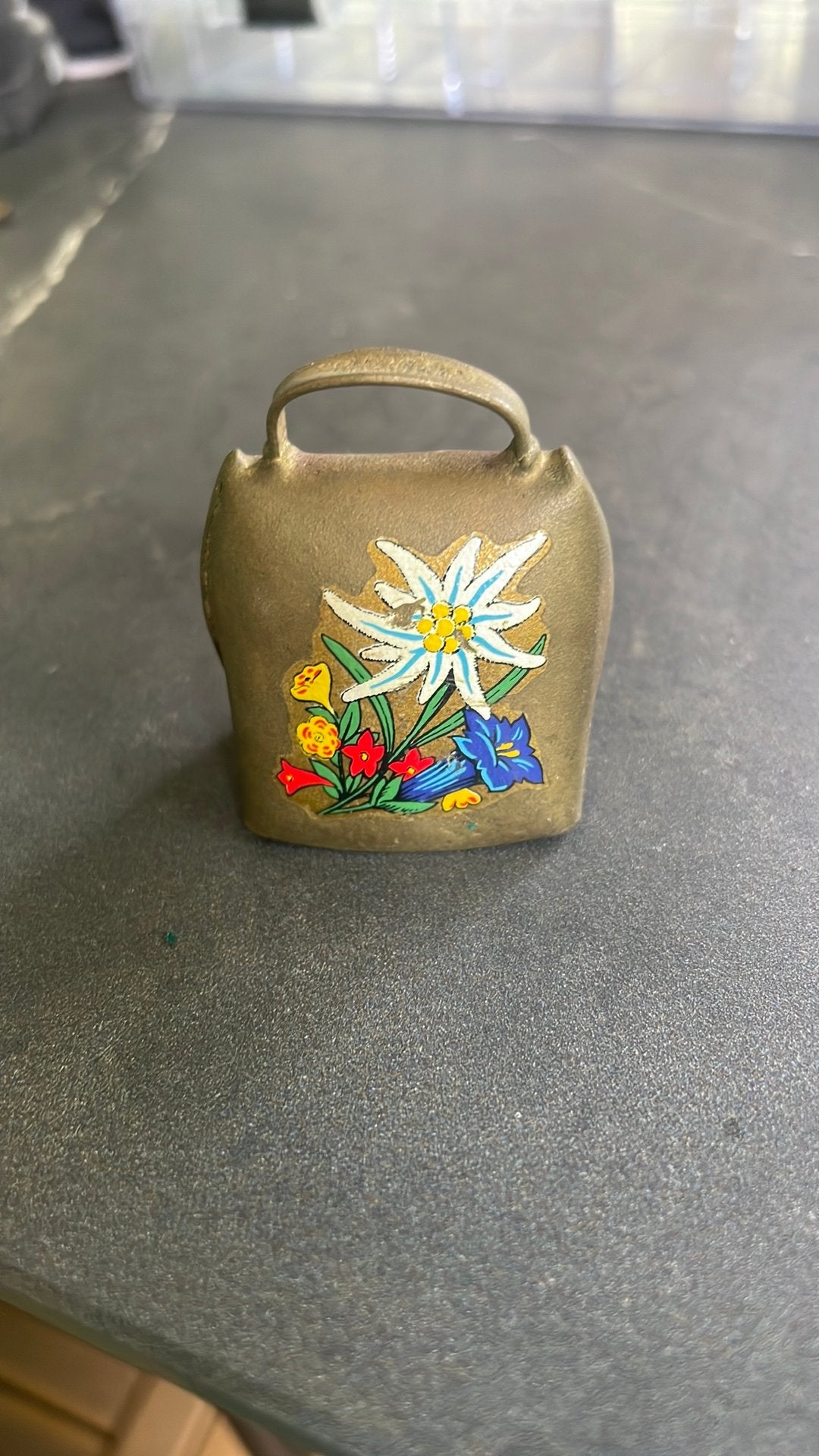 Kleine bronzen bel met Edelweiss decoratie, Ophalen of Verzenden