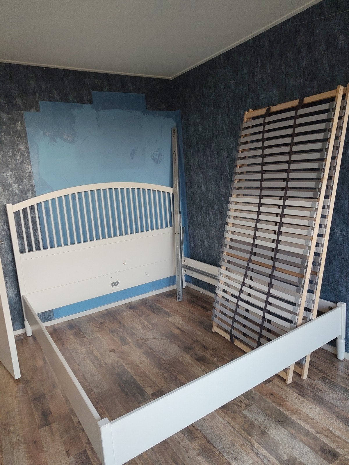IKEA Tyssedal bed 180x200cm - Gratis af te halen!, Wit, Tweepersoons, Ophalen of Verzenden, Zo goed als nieuw