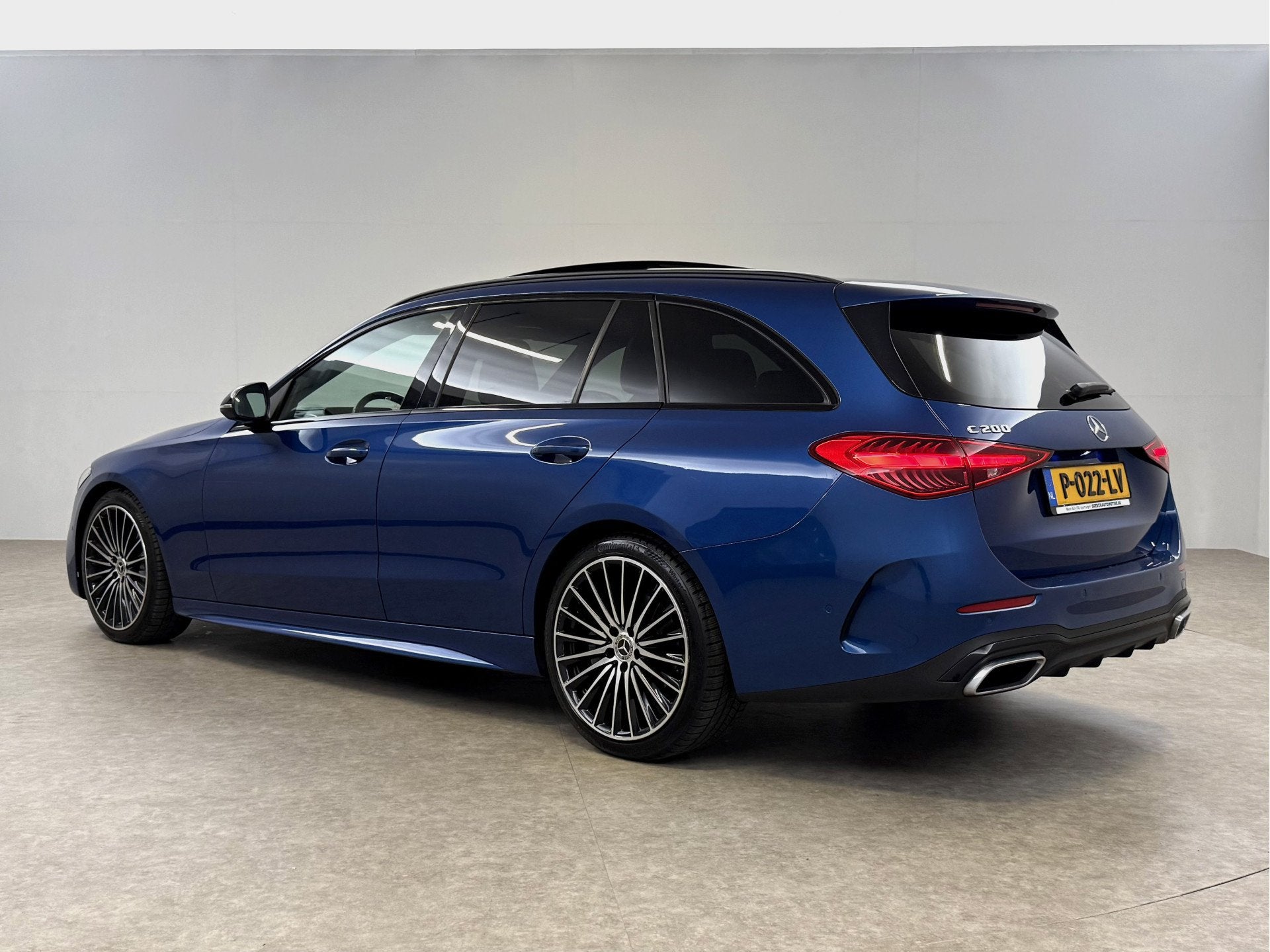 Mercedes-Benz C-Klasse 200 Launch Edition AMG Line | Pano |, Auto's, Automaat, Euro 6, 4 cilinders, Blauw