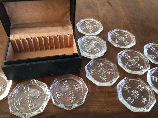 vintage doos met 12 glazen onderzetters, Gebruikt, Glasonderzetter, Stapelbaar, Ophalen of Verzenden