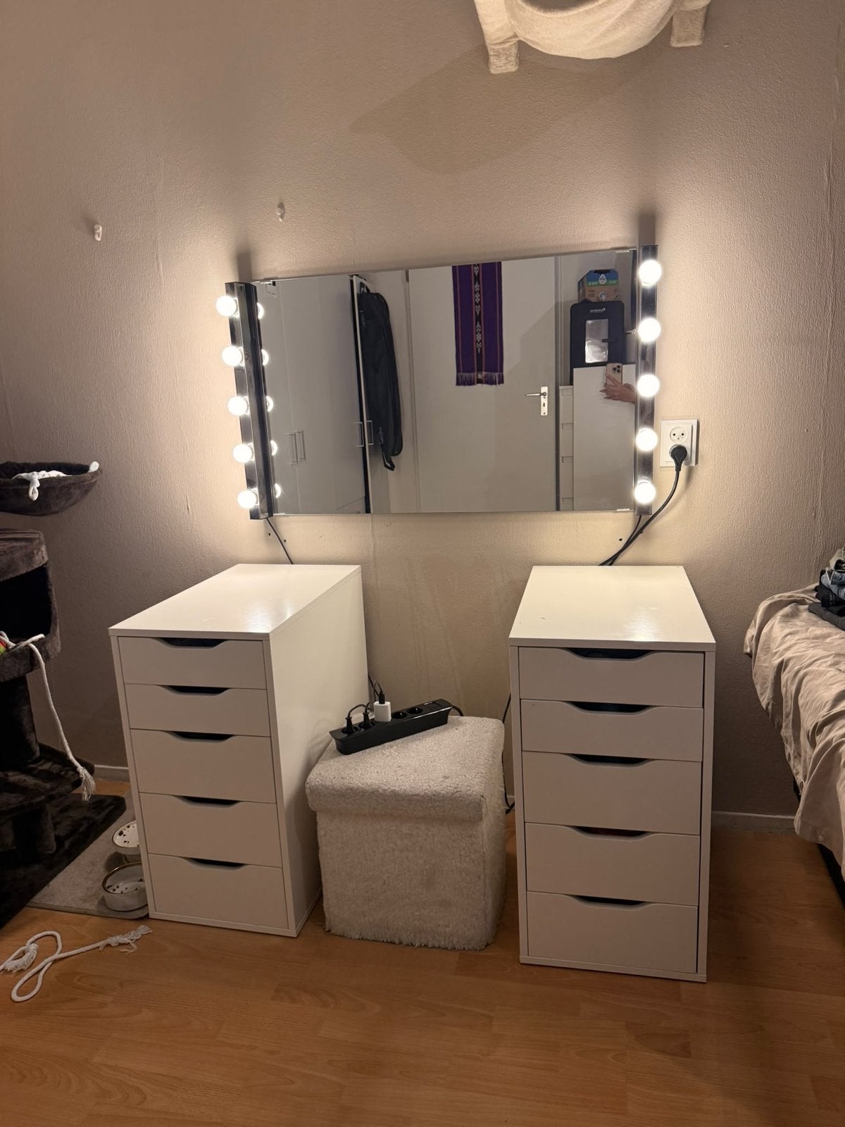 Make-up tafel totaal of los, Ophalen, Zo goed als nieuw, 25 tot 50 cm, Rechthoekig