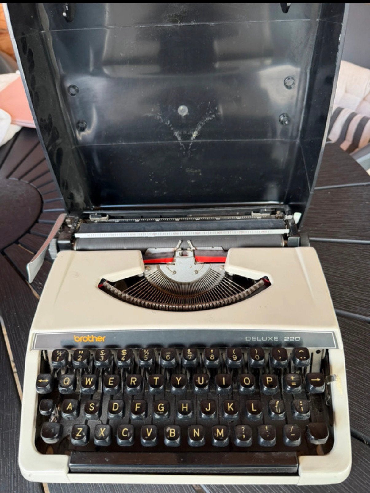 Brother deluxe 220 draagbare typmachine uit japan, Ophalen of Verzenden, Zo goed als nieuw