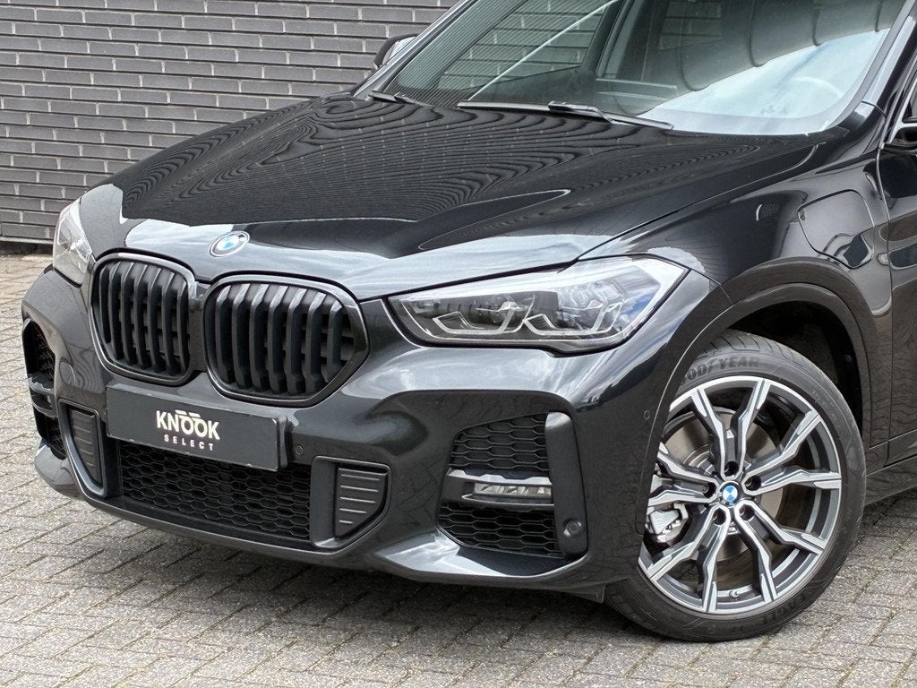 BMW X1 xDrive25e High Executive M Sport Pakket Automaat / Pa, Stof, Zwart, Plug-in hybride, Bedrijf