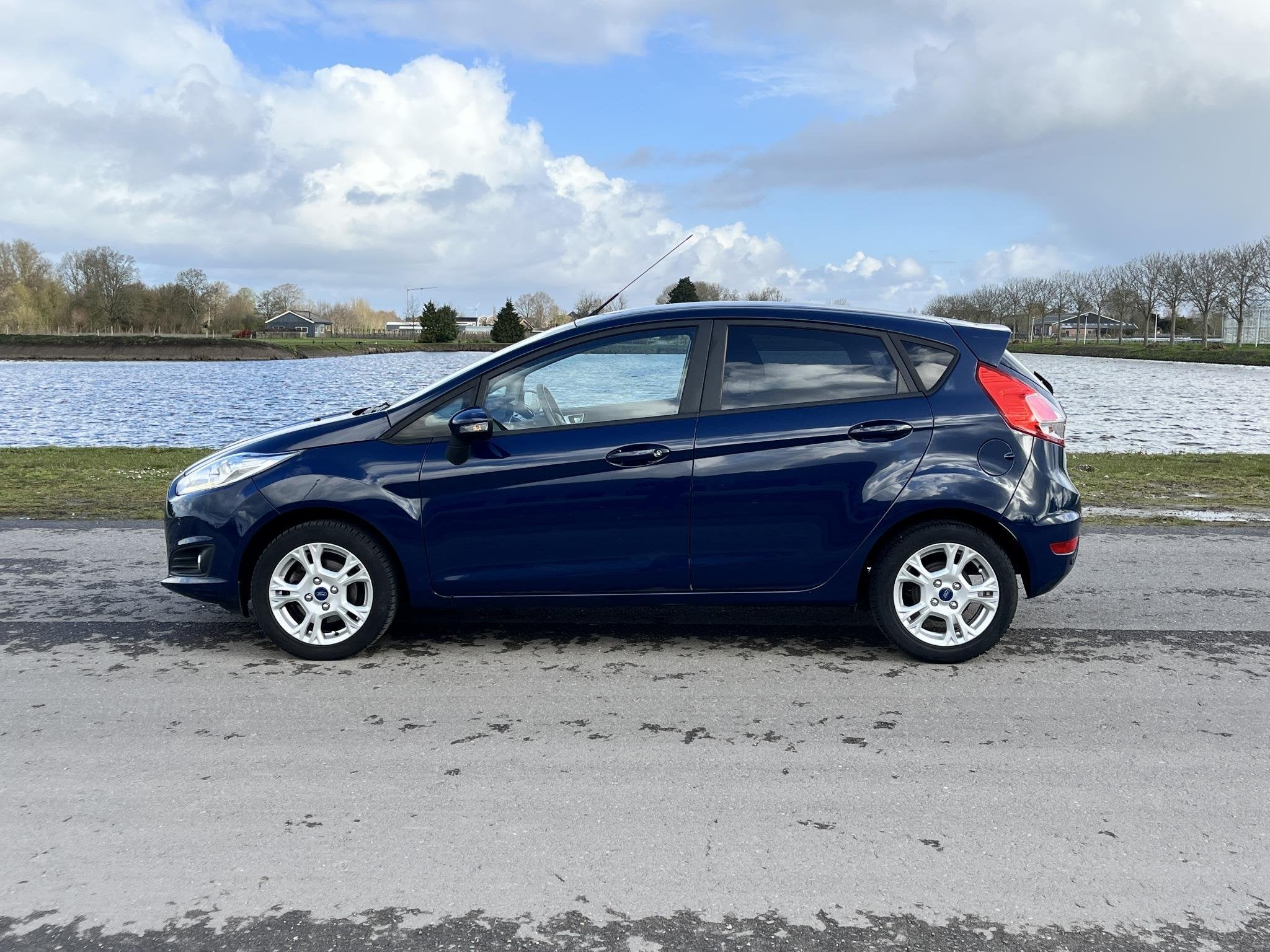 Ford Fiesta 1.0 Style Ultimate Airco, cruise, pdc, Auto's, Ford, Voorwielaandrijving, Stof, Euro 6, 525 kg