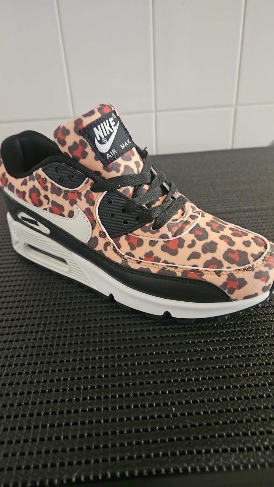 maat 36, Ophalen of Verzenden, Zo goed als nieuw, Zwart, Sneakers of Gympen