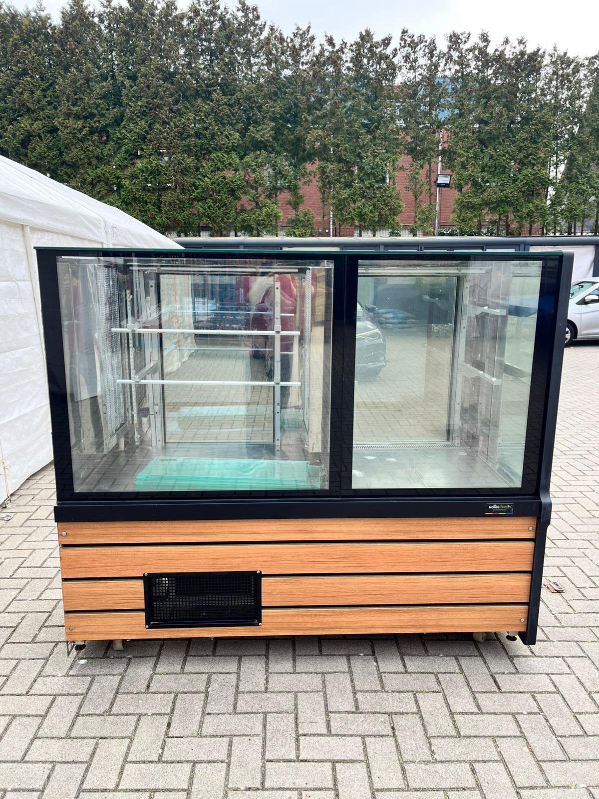 Mondiconcept Koelvitrine - Gebruikt, Ophalen, 120 tot 140 cm, 200 liter of meer, 60 cm of meer