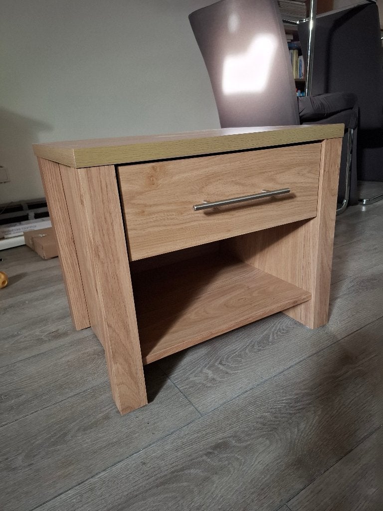 2 Nachtkastjes blank hout