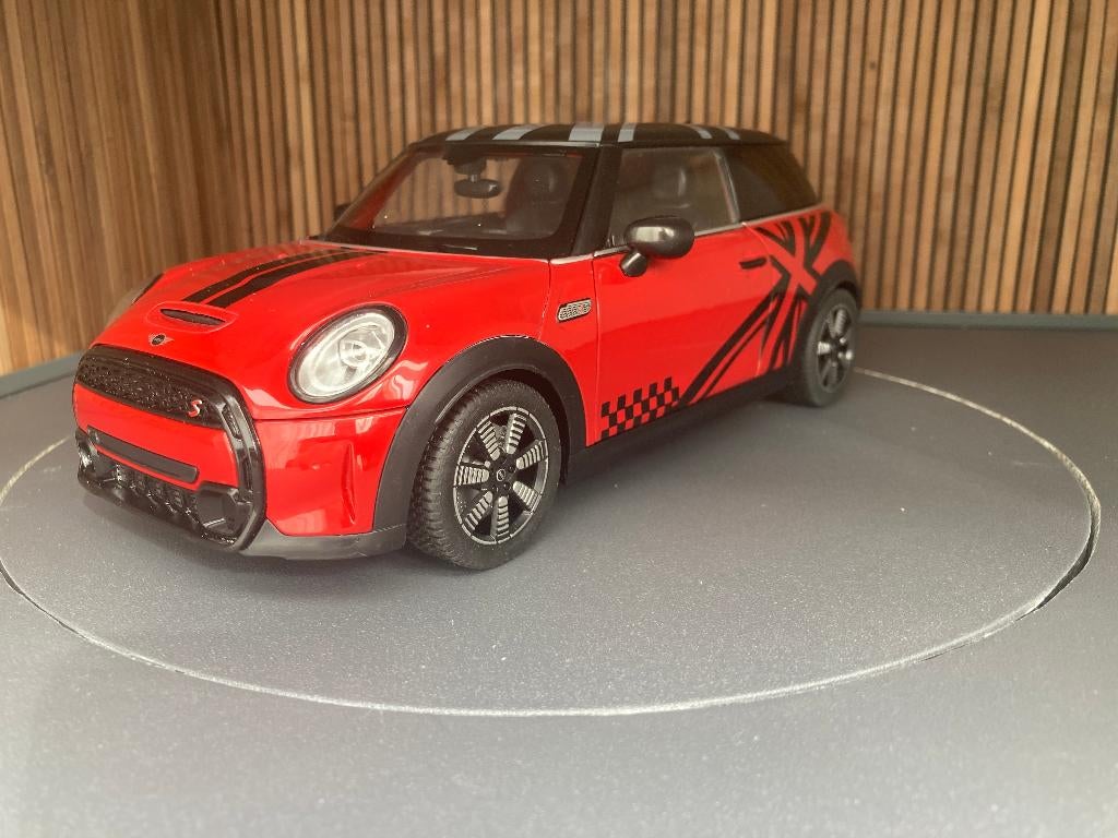 Mini Cooper S (F56) 1:18 Heimanba Rood / Zwart MJ, Ophalen of Verzenden, Zo goed als nieuw, Auto, Overige merken