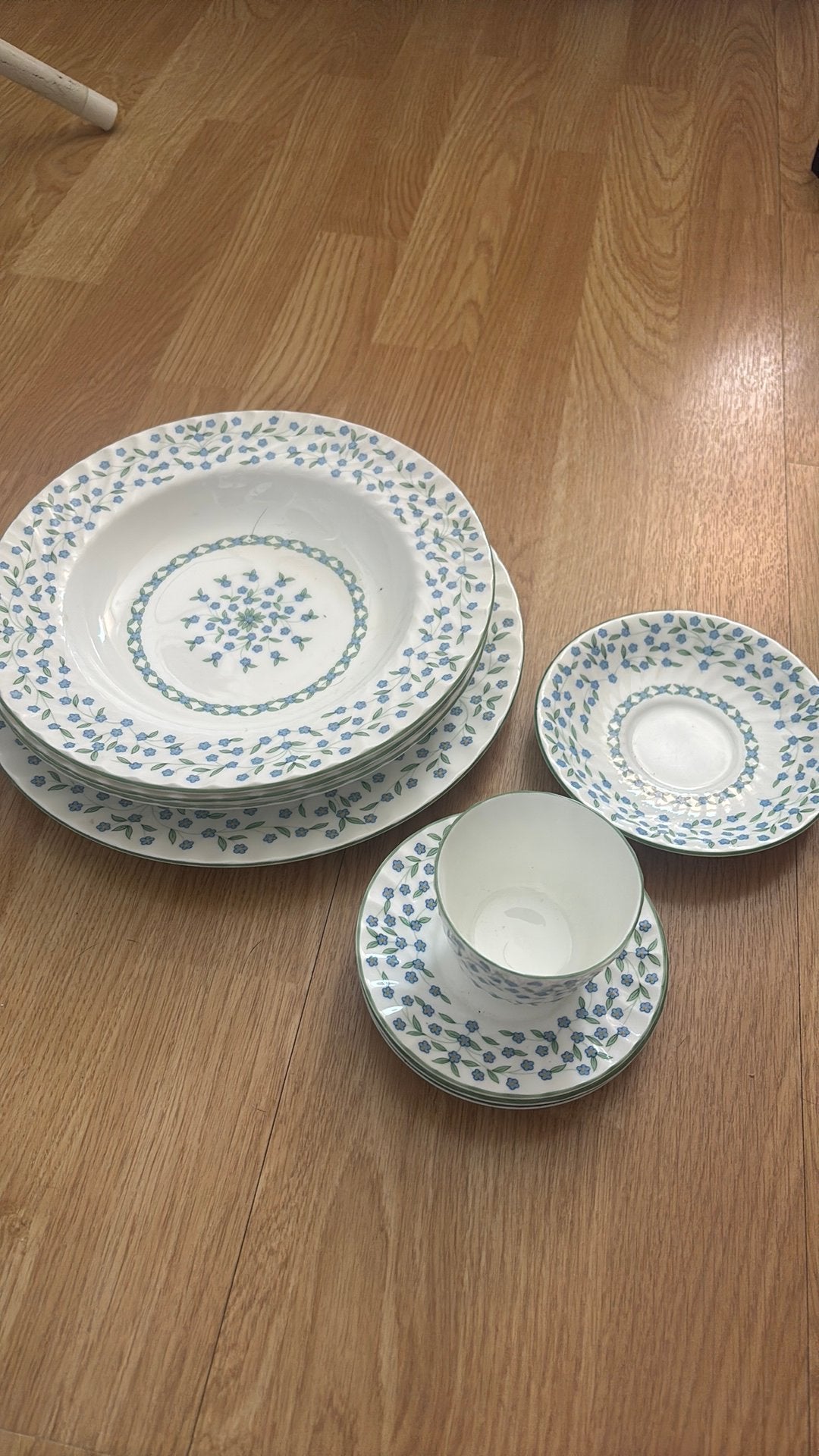 Incompleet aynsley servies, Ophalen