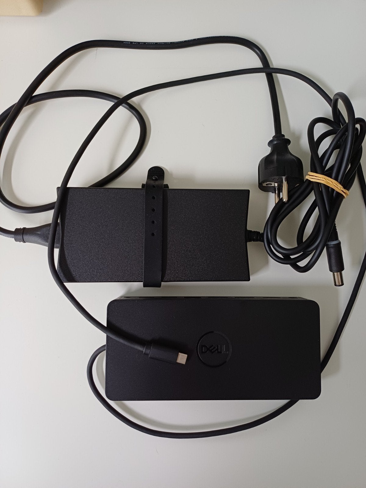Dell D6000 docking station hub, Computers en Software, Ophalen of Verzenden, Zo goed als nieuw