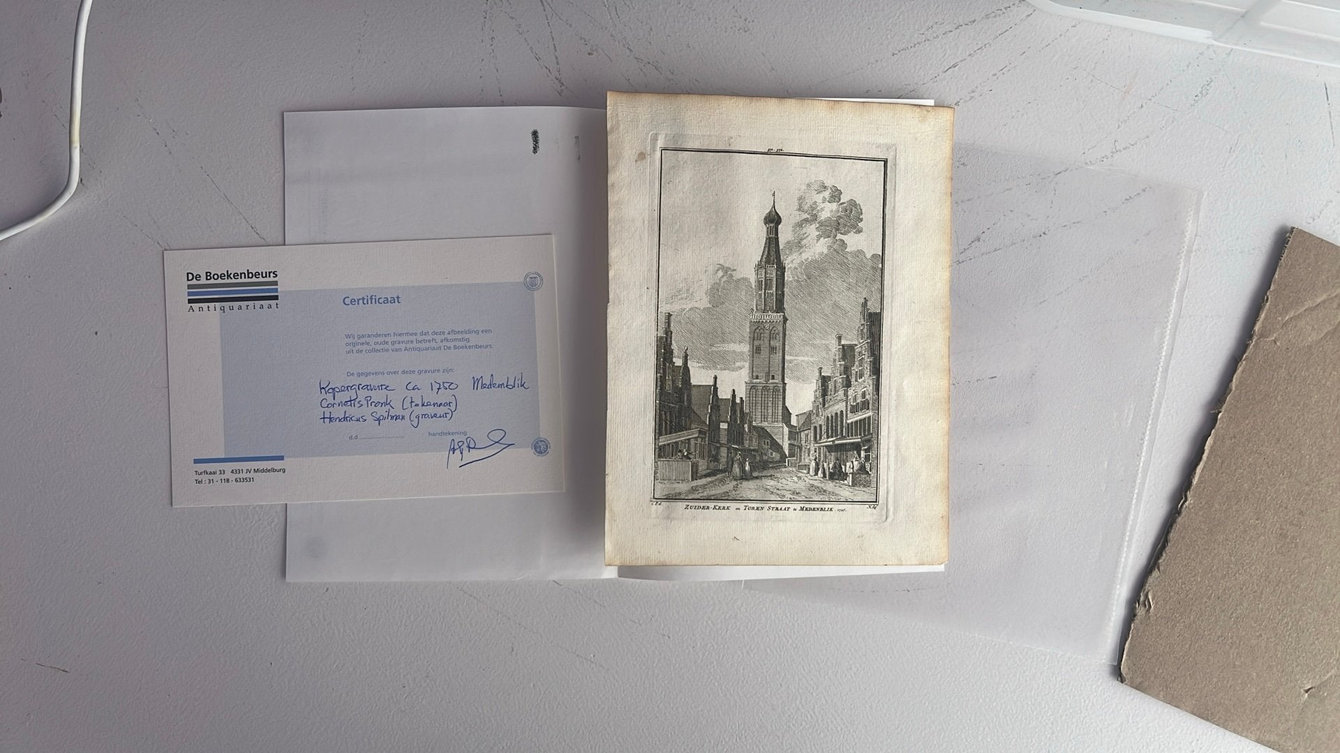 Kopergravure Zuiderkerk en Torenstraat Medemblik 1726, Antiek en Kunst, Kunst | Etsen en Gravures, Stadsgezicht, Ophalen of Verzenden