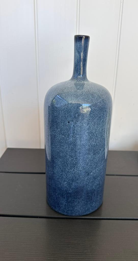 Mooie blauwe vaas van Leen Bakker - 31 cm hoog, Huis en Inrichting, Woonaccessoires | Vazen, 50 tot 75 cm, Blauw, Aardewerk of Porselein