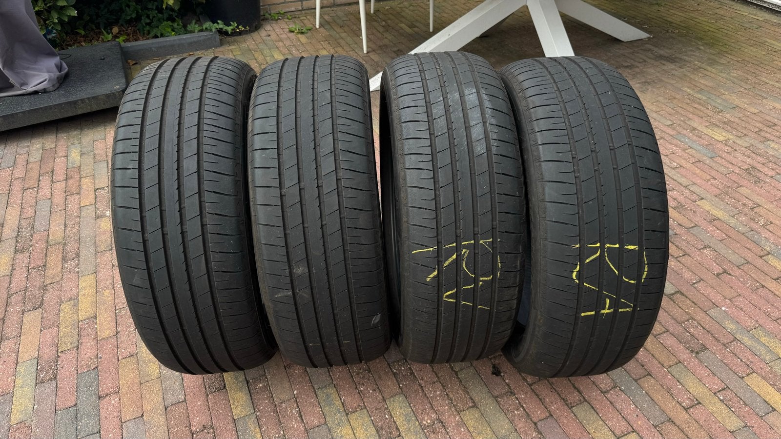 Bridgestone 235/50 R20 banden - 5.5mm profiel, Gebruikt, Ophalen of Verzenden, 235 mm, Band(en)