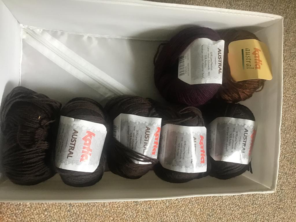 Katia Austral Wol - 6 bollen bruin, 1 bol paars, Ophalen of Verzenden, Zo goed als nieuw, Breien of Haken, Wol of Garen