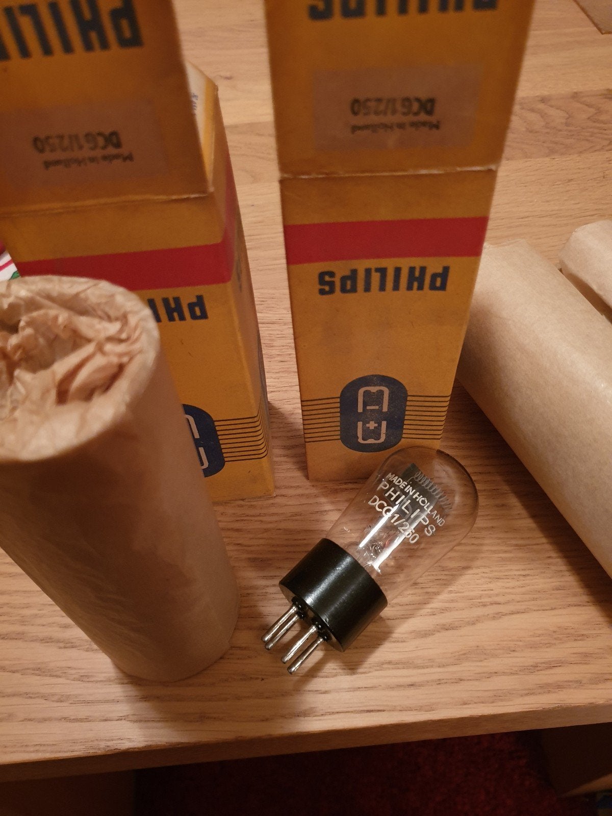 2x Philips Miniwatt DCG1/250 buizen nieuw in doos, Verzenden