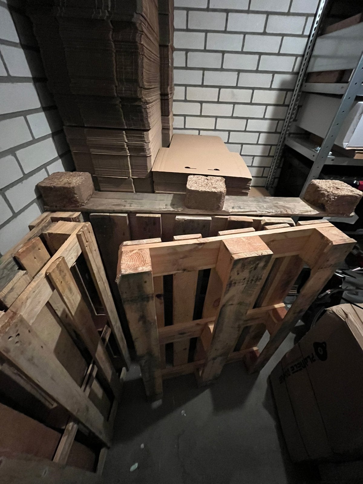 Gratis af te halen: 4 houten palets, Ophalen, Overige houtsoorten, Minder dan 200 cm, Pallet