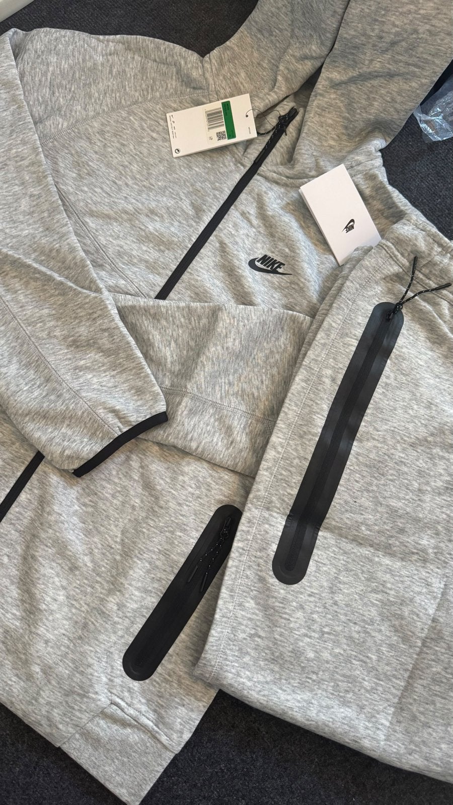 Nike Tech Fleece Trainingspak Grijs - Nieuw met labels, Ophalen of Verzenden, Nieuw