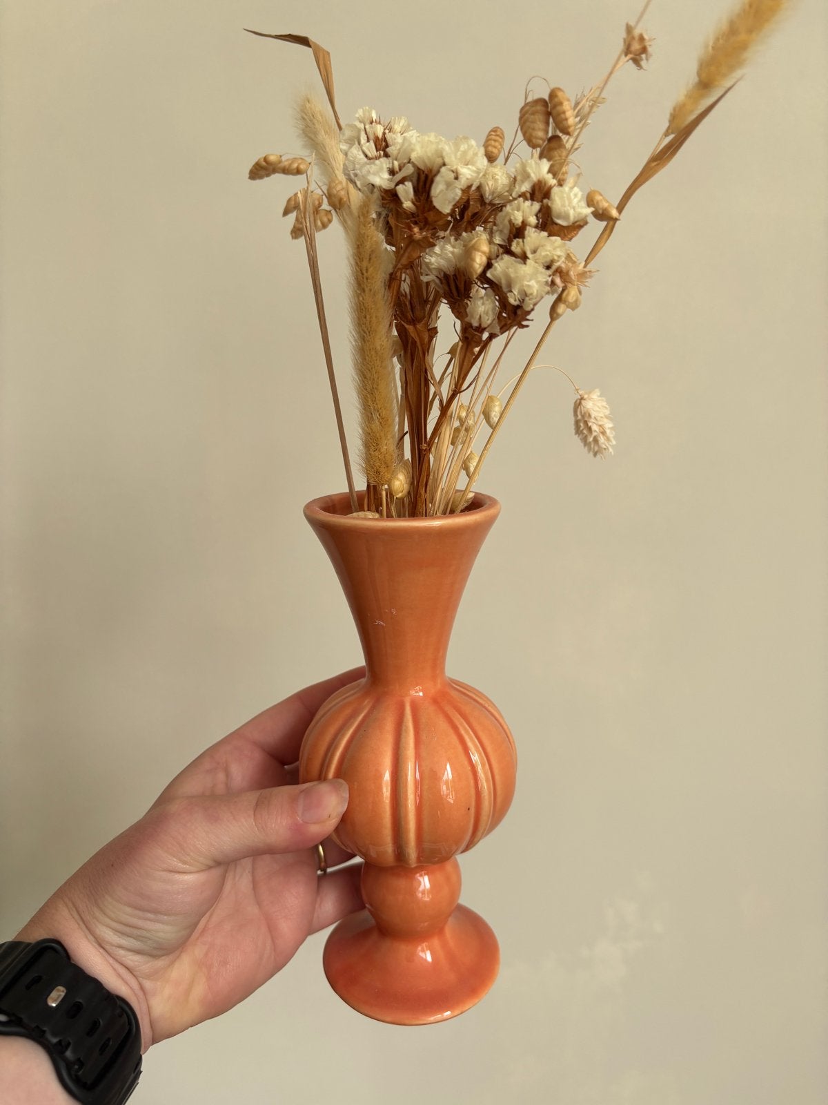 Klein oranje vaasje met droogbloemen, Ophalen, Gebruikt, Inclusief droogbloemen, Oranje