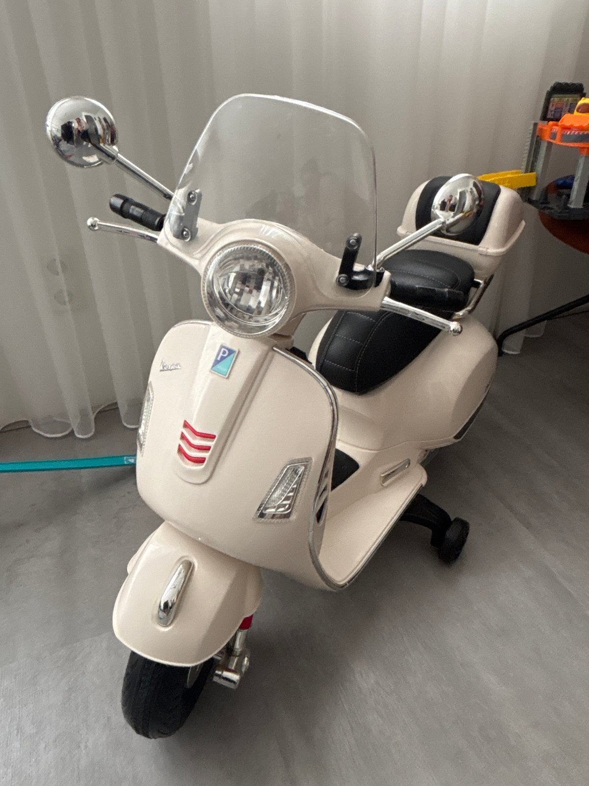 Vespa speelgoed scooter - accu defect, Gebruikt