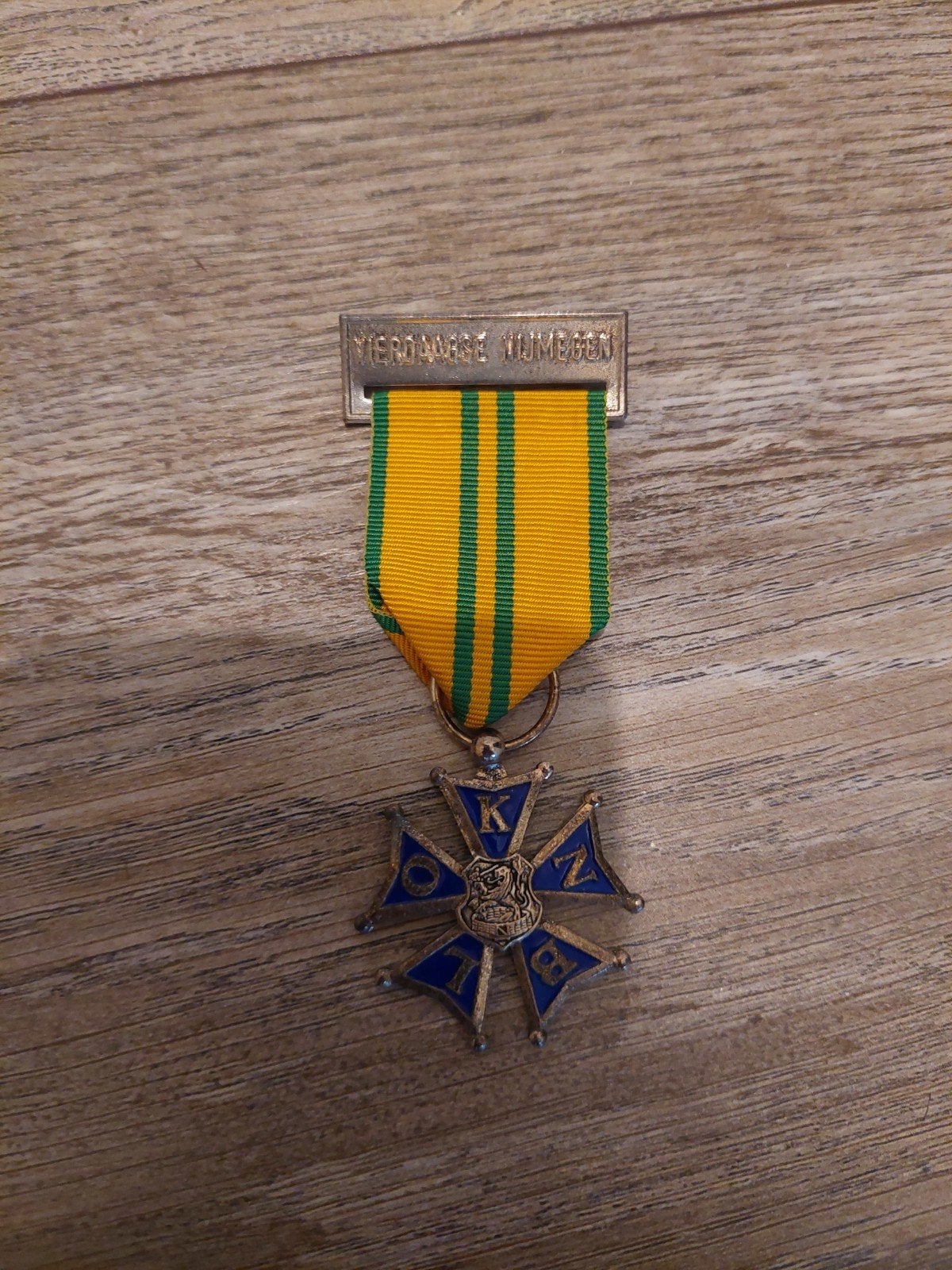 Vierdaagse Kruis Nijmegen Medaille, Verzamelen, Ophalen of Verzenden, Landmacht, Nederland, Lintje, Medaille of Wings