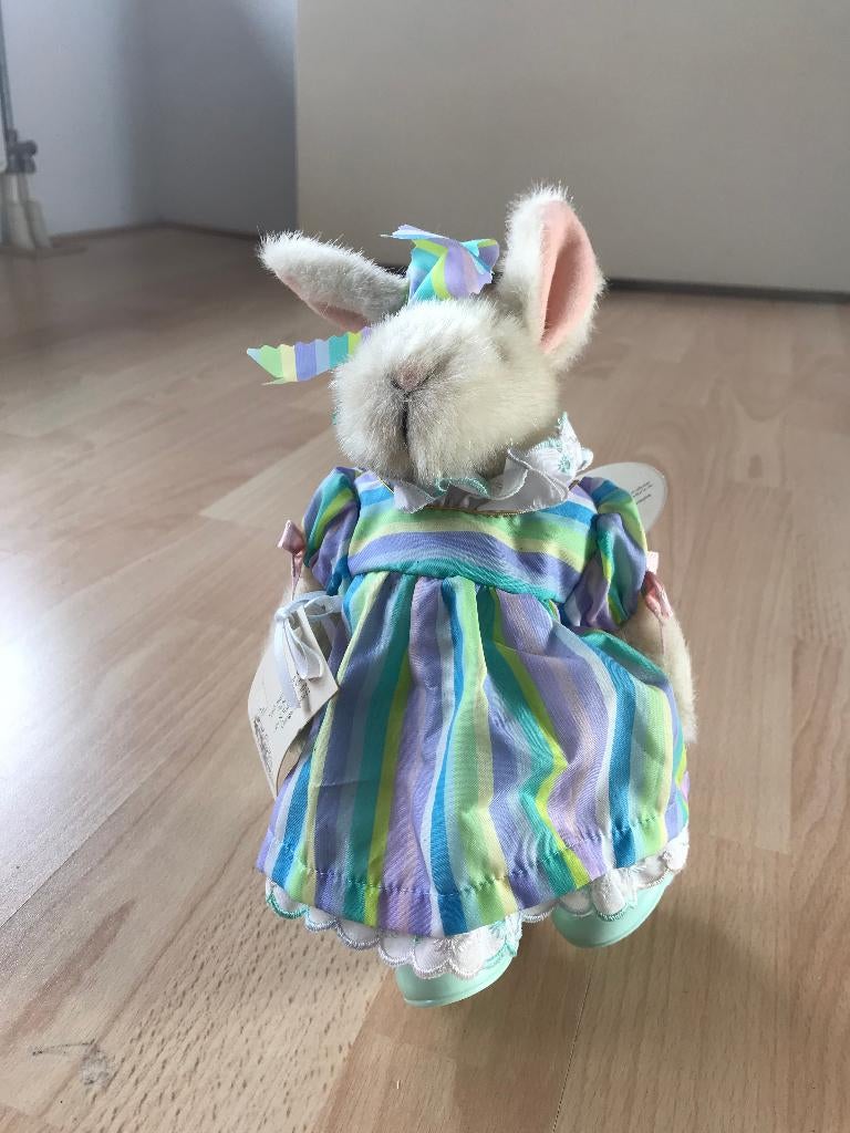 Muffy Vanderbear - Hoppy Happy Birthday, Verzamelen, Beren en Cherished Teddies, Ophalen of Verzenden, Zo goed als nieuw, Stoffen beer