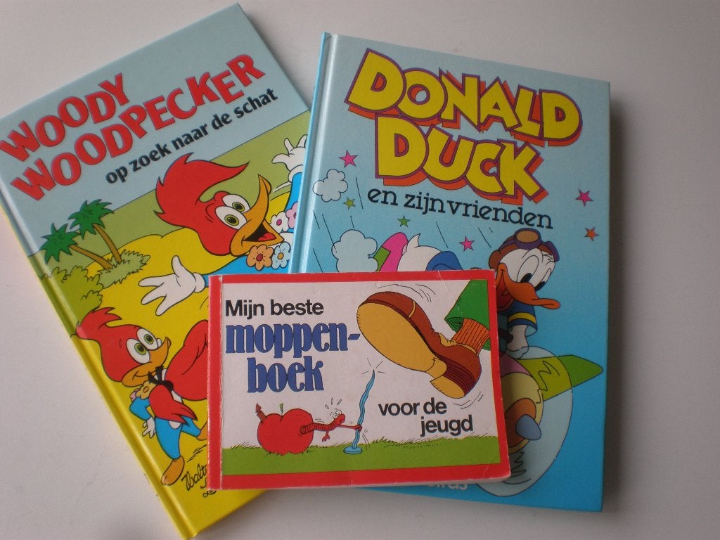 2 Kinderboeken van Walt Disney en jeugd-moppenboek, Ophalen of Verzenden, Donald Duck, Zo goed als nieuw, Overige typen