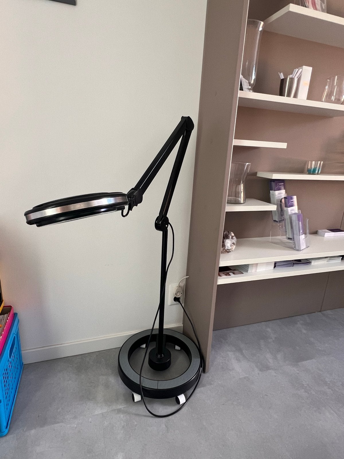 Professionele LED loeplamp op wielen - zwart, Overige fittingen, Ophalen of Verzenden, Zo goed als nieuw, Metaal