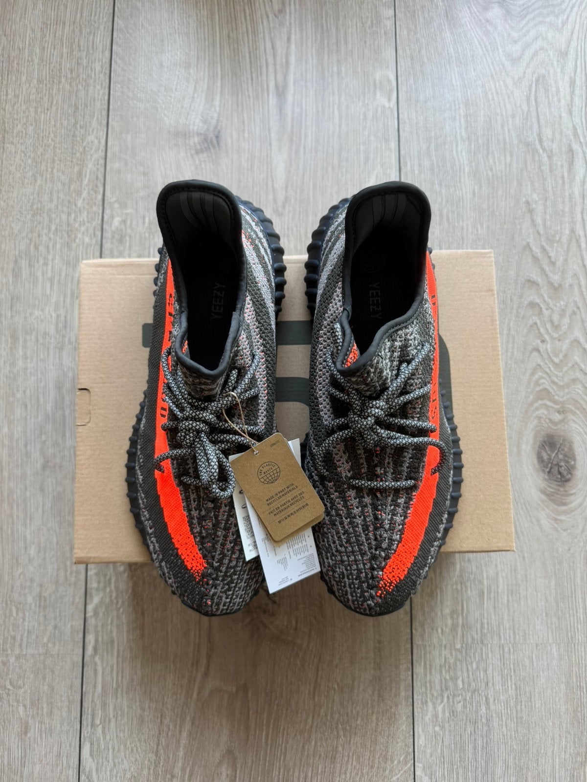 Yeezy Boost 350 V2 Carbon Beluga maat 45 1/3., Ophalen of Verzenden, Zo goed als nieuw, Hardloopschoenen, Adidas