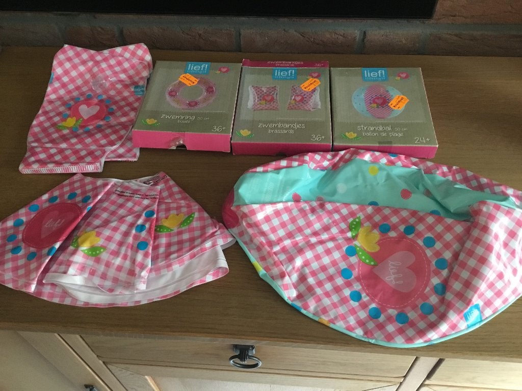 Zwemring, bandjes en bal (Lief), Meisje, Lief!, Ophalen of Verzenden, Zo goed als nieuw