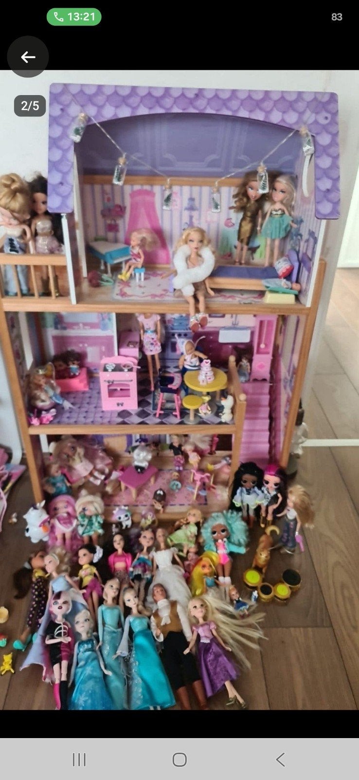 Grote speelgoedset: Houten Poppenhuis met veel poppen, Ophalen, Gebruikt, Poppenhuis