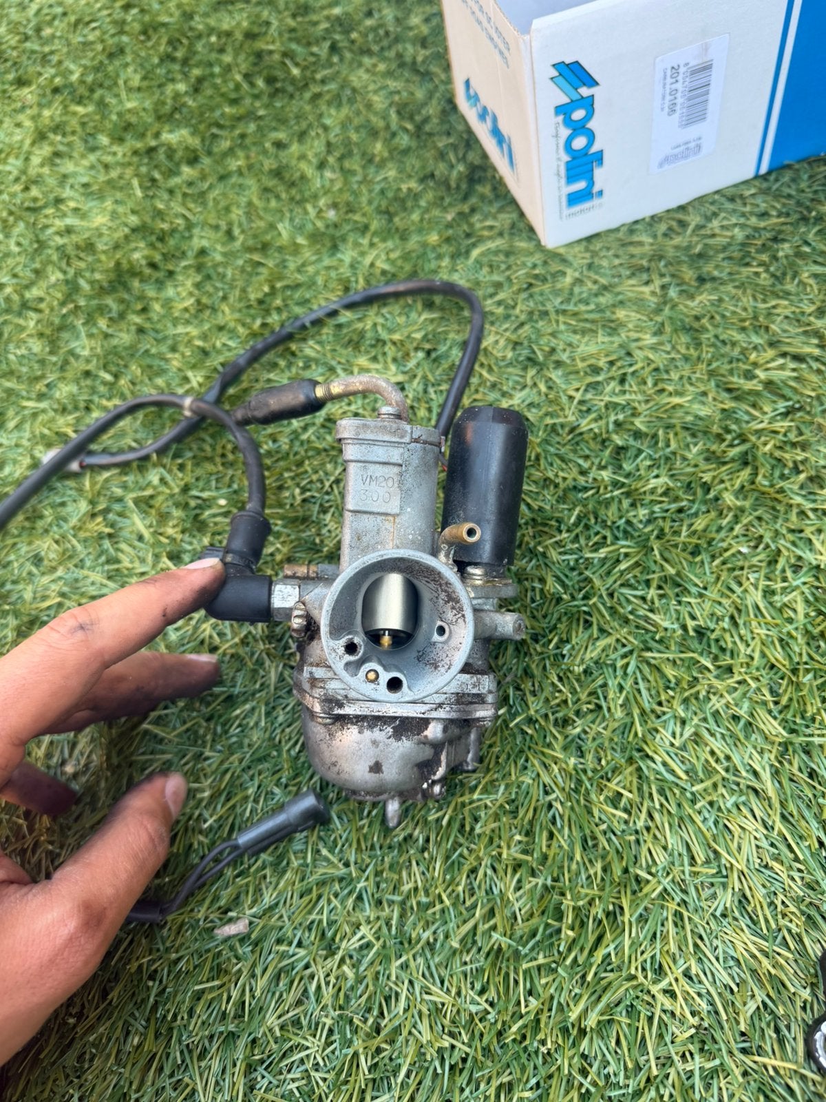 Mikuni 20,5 carb met spruitstuk, Ophalen of Verzenden, Zo goed als nieuw, Carburateur