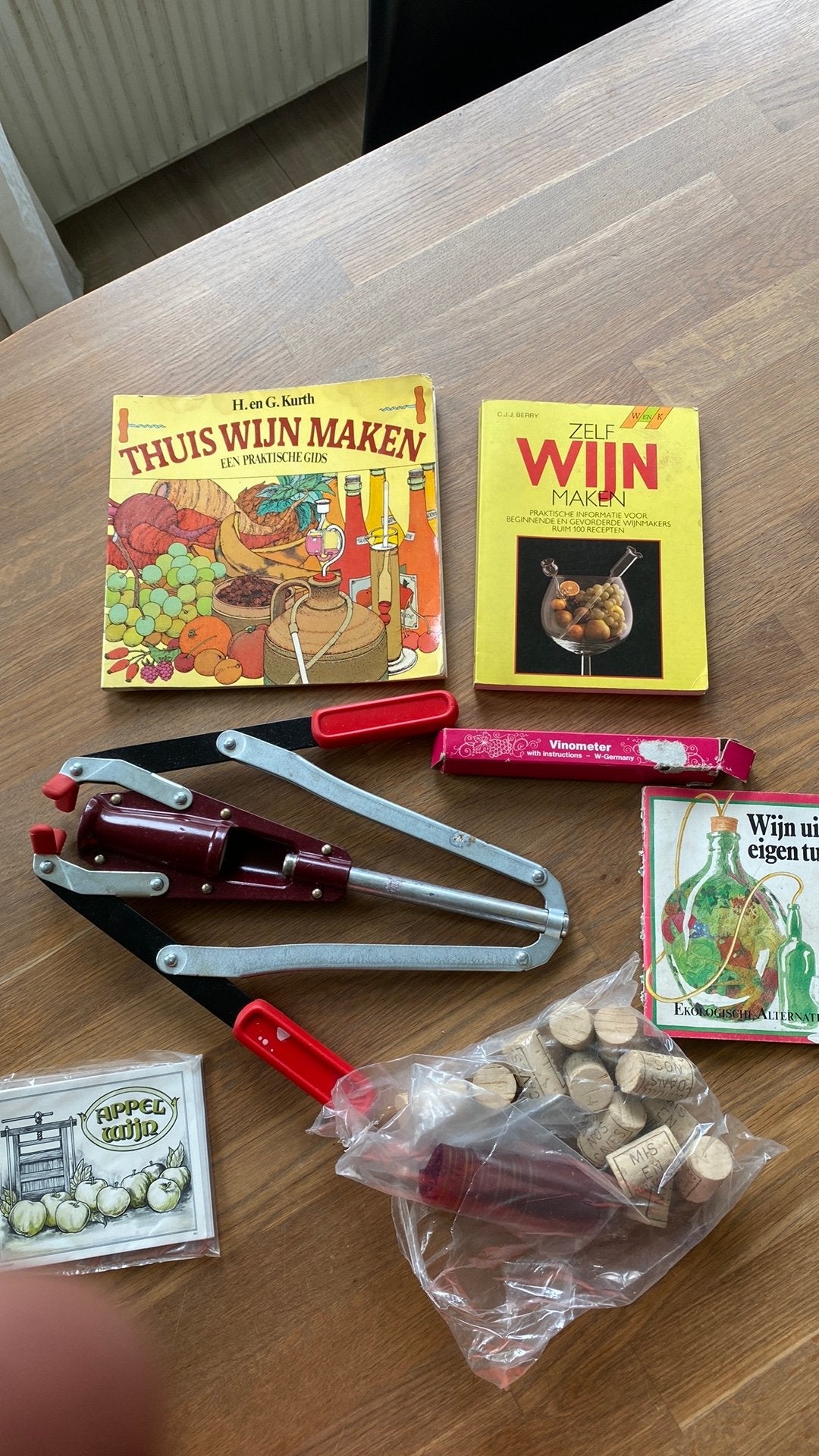 Zelf wijn maken materialen, Hobby en Vrije tijd, Overige Hobby en Vrije tijd, Ophalen of Verzenden, Gebruikt