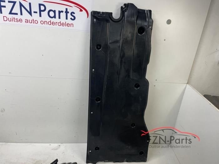 VW Golf 8 Bodemplaat rechts, Ophalen of Verzenden, Gebruikt