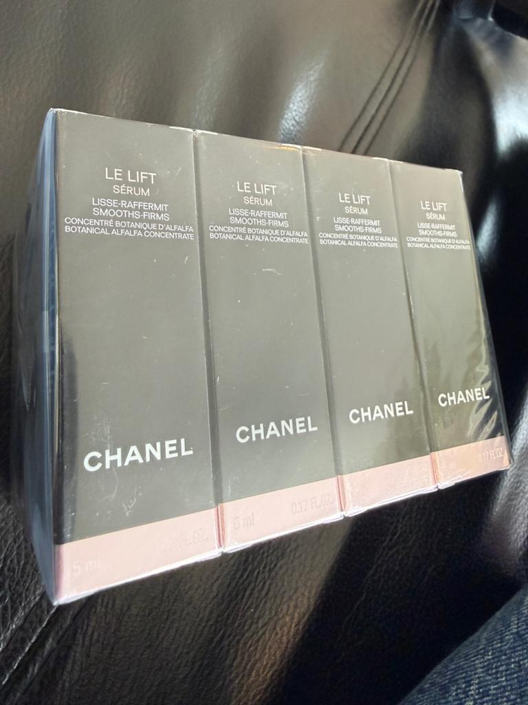 Chanel le lift serum, Sieraden, Tassen en Uiterlijk, Uiterlijk | Gezichtsverzorging, Verzenden, Nieuw, Gehele gezicht